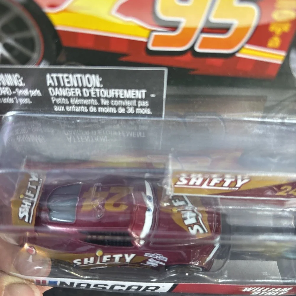 DISNEY PIXAR CARS NASCAR SERIES WILLIAM BYREV SHIFTY DRUG METAL 2024